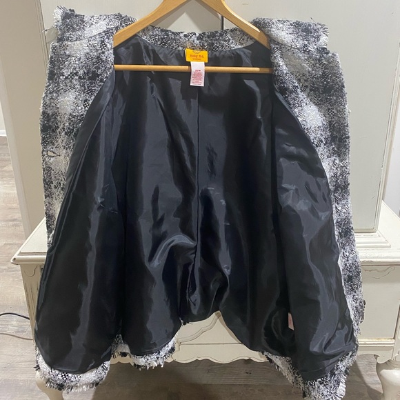 Checkered Jacket 🧥 - Picture 2 of 5